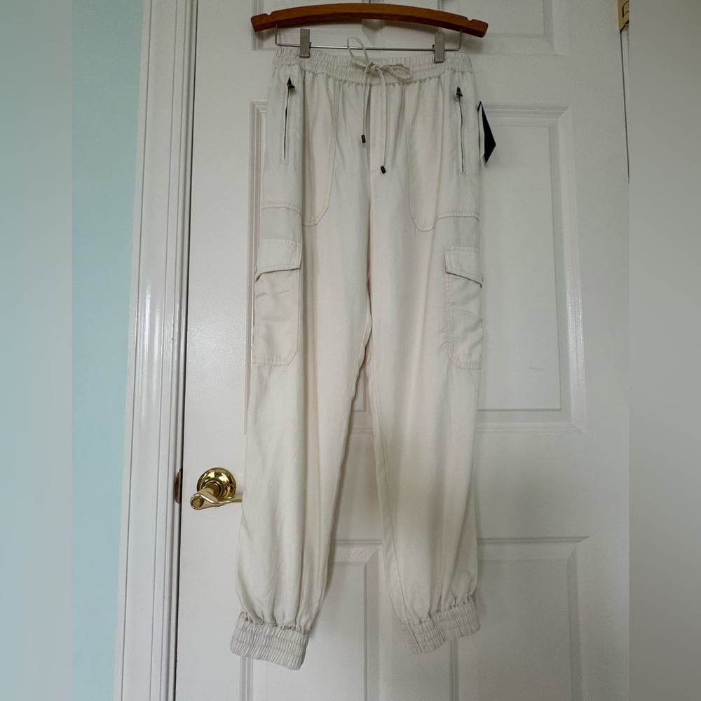 Women Ralph Lauren Off-White Cargo 2 zip side pockets pant/Trouser size 6 NWT